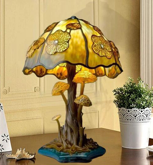 SereneGlow™⎪Schöne und beruhigende Lampe aus Bleiglas